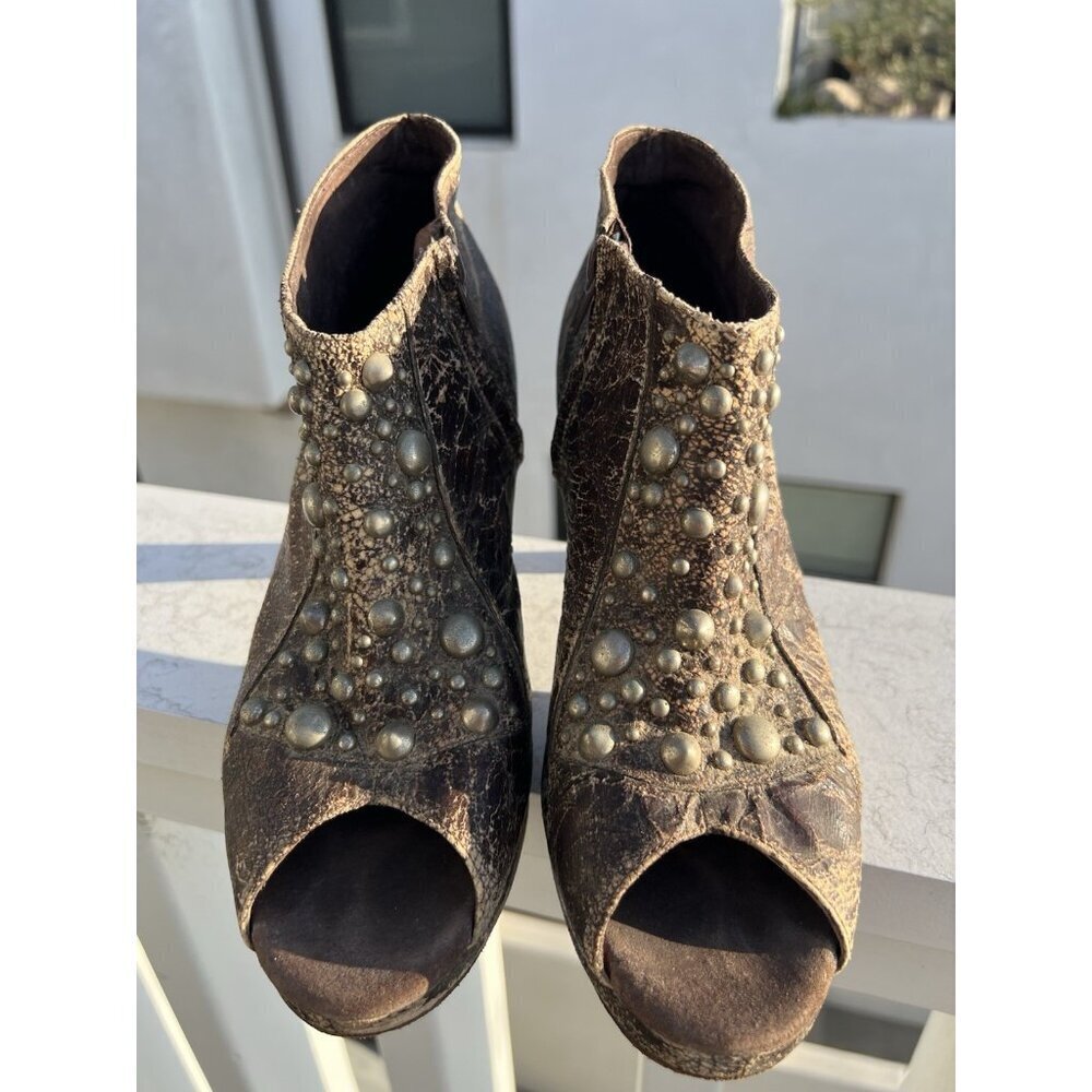 Calleen Cordero Vintage Y2K studded distressed brown leather peep toe booties 9 - Picture 9 of 15